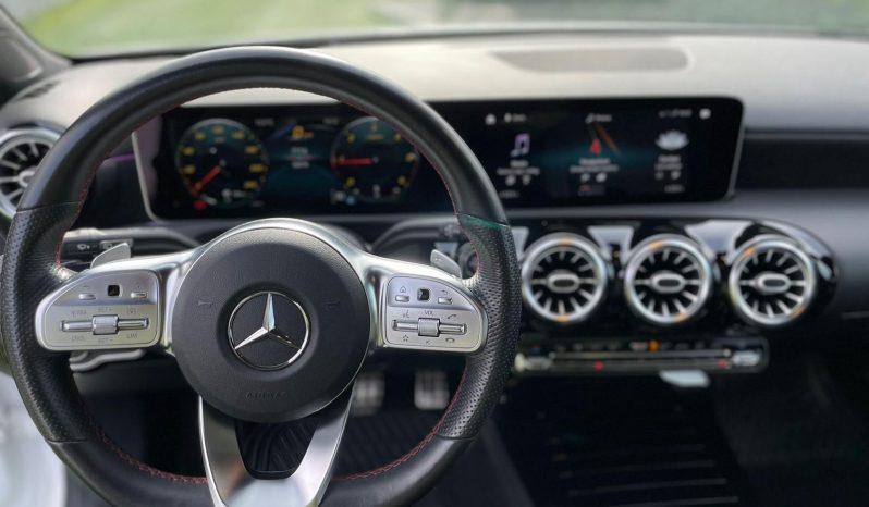 Mercedes Benz A180 CDI Premium AMG completo