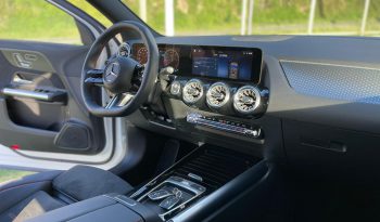 Mercedes-Benz GLA200CDI Premium AMG completo